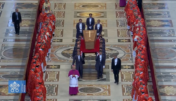 El mundo despide al papa Francisco: dan inicio a misa exequial - Unicanal