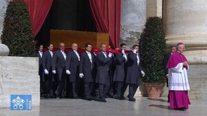 El mundo entero despide al Papa Francisco en la plaza de San Pedro - 1000 Noticias