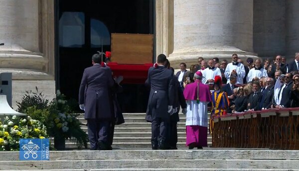 Traslado del féretro del Papa Francisco hacia su última morada - 1000 Noticias