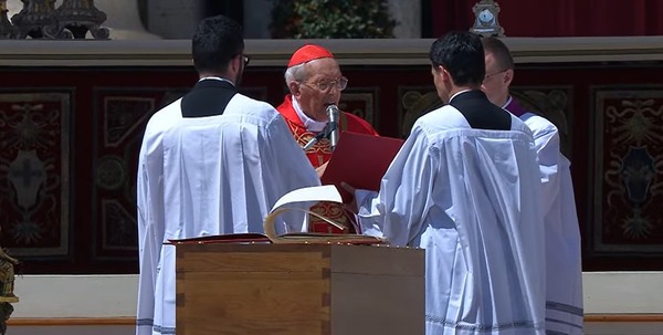 Despedida al papa Francisco: "Recorrió el camino del servicio hasta el último día de su vida” - trece