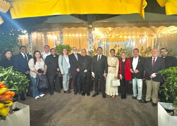 Latorre dialogó con cardenales sobre el legado del papa Francisco - ADN Digital