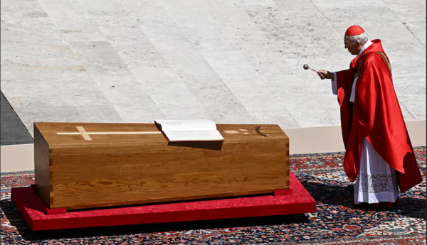 Luego de un multitudinario funeral, el papa Francisco ya descansa en la basílica de Santa María la Mayor - ADN Digital