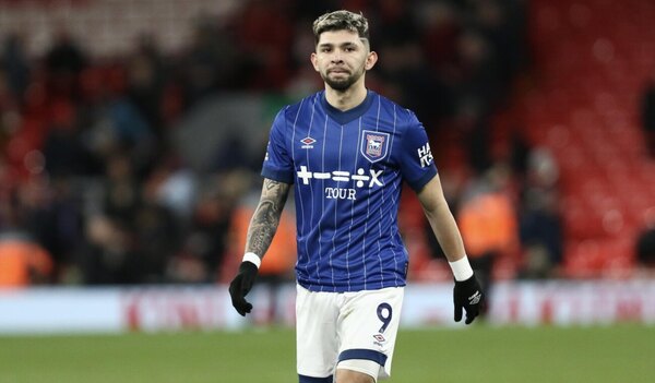 Versus / Julio Enciso se convirtió en el segundo paraguayo en descender en la Premier League