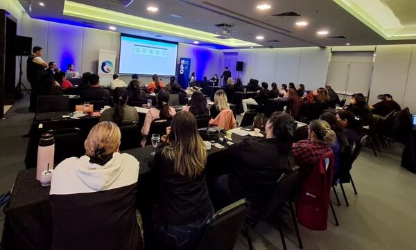 Entrenan a funcionarios en sistema informático del Programa de Inmunizaciones - 1000 Noticias