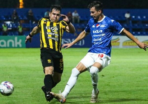 Guaraní a pura victoria acorta distancia y pone presión al líder