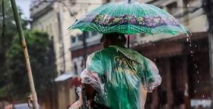 Frente frío trae lluvias dispersas y descenso de temperatura