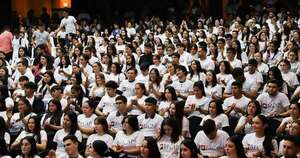 La Nación / Alto Paraná: Gobernación entrega 1.000 becas universitarias