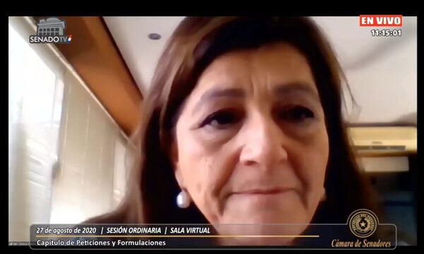 Cañean en redes a senadora por querer cambiar nuevamente la hora
