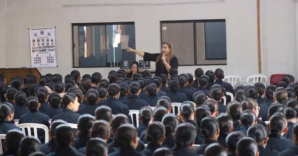 Diario HOY | Capacitan a 800 mujeres aspirantes a policía para fortalecer la seguridad ciudadana