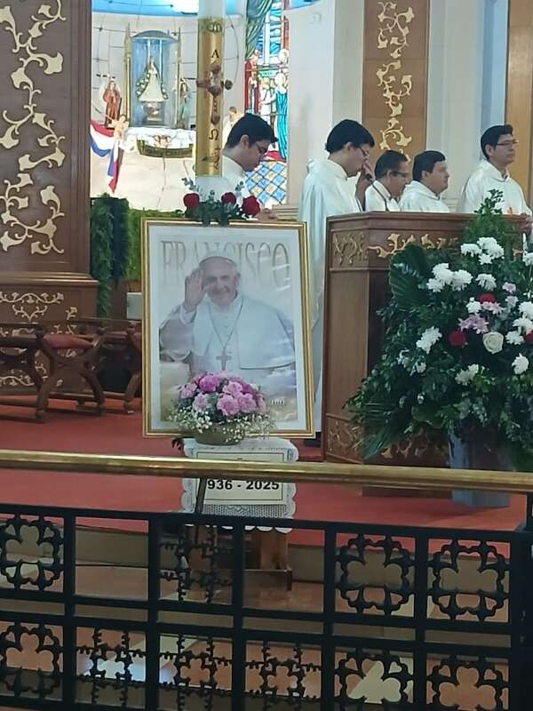 Caacupé: Visitantes esperan que el nuevo Papa tenga el don de gente que tuvo el Papa Francisco - Nacionales - ABC Color