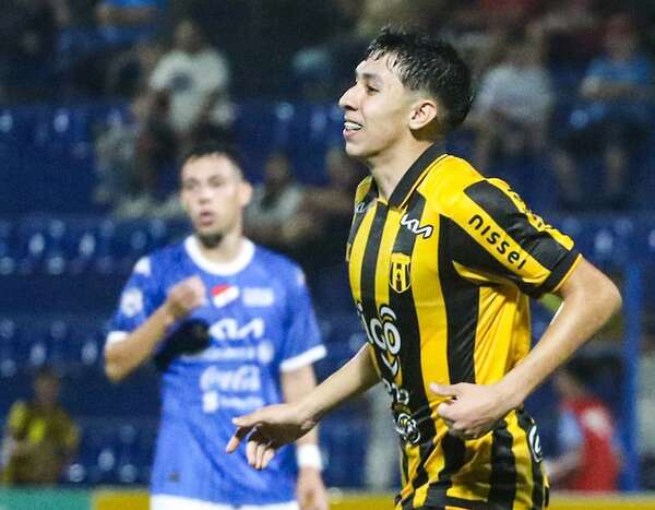 Cantero, feliz por su primer gol - Guaraní - ABC Color