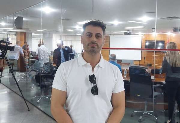 Presentarán denuncia penal por millonaria corrupción en la Municipalidad de Asunción - Política - ABC Color