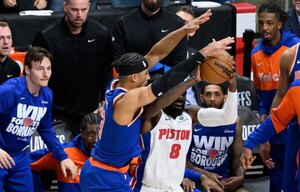 Versus / Knicks suman una polémica victoria en Detroit y acarician la clasificación