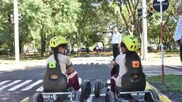 Ante el auge de accidentes, instruyen a futuros conductores en circuito infantil