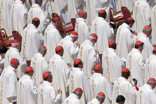 Varios cardenales aseguran que hoy se elegirá la fecha del cónclave - Mundo - ABC Color