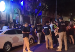Roban celulares a varias personas en conocido bar de Asunción