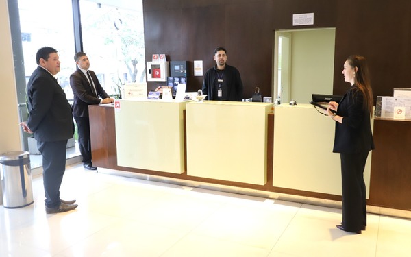 Avanzan proceso de certificación para recepcionistas del sector hotelero en Itapúa - 1000 Noticias