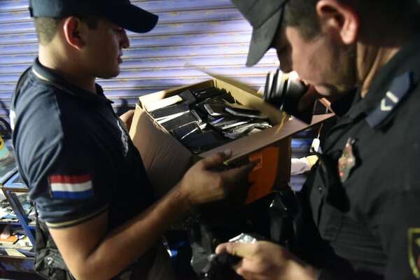 AUDIO: Hurtos de celulares seguirán mientras se comercialicen teléfonos robados, según la Policía - La Primera Mañana - ABC Color