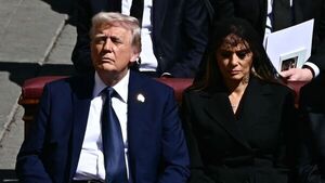 Melania Trump rezó por la paz en el mundo en el funeral del papa Francisco