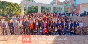 GOBERNACIÓN DE ITAPÚA ENTREGÓ BECAS A ESTUDIANTES