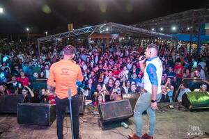 Multitudinario y colorido festejo por los 182 años de fundación de Carmen del Paraná