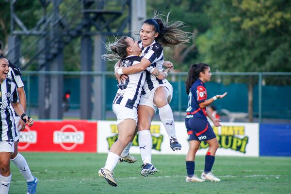 Libertad logró un gran triunfo ante Cerro Porteño y se mantiene en la lucha por el titulo - 1000 Noticias