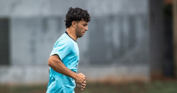 Versus / El chico de 16 años que iba a debutar en Olimpia y quedó fuera por lesión