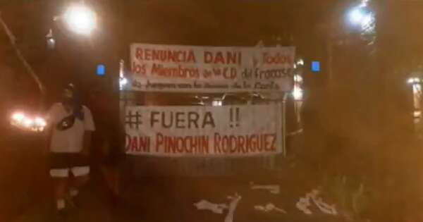 La Nación / Una turba atacó la vivienda del presidente del Club Sportivo Luqueño