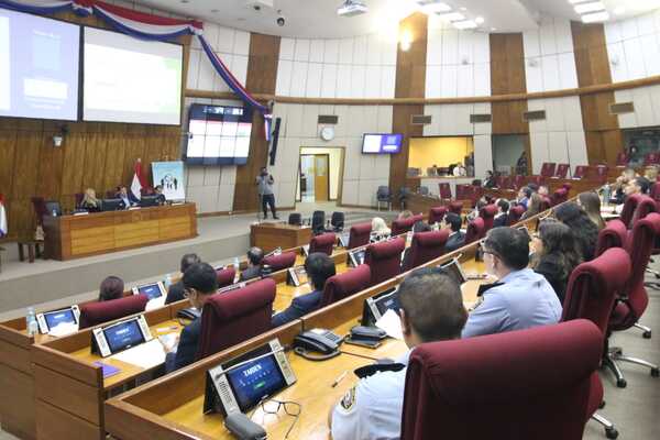 Diputados pidió informes sobre empresa que estaría involucrada con descuentos compulsivos a funcionarios del Congreso - El Observador