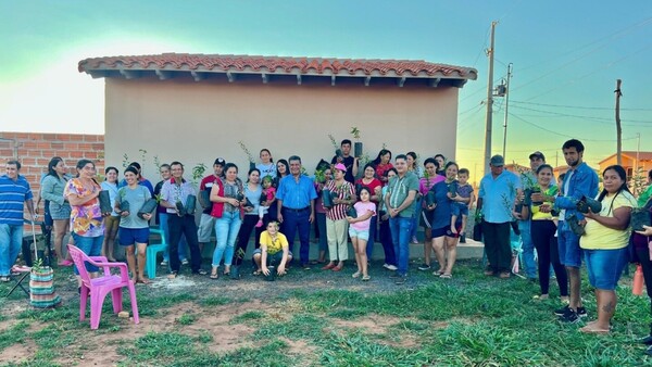 Misiones: Plantan 140 árboles de mandarina y de guayaba gigante en memoria del papa Francisco