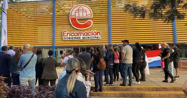 La Nación / Encarnación: arrancaron controles por estacionamiento y comerciantes convocan a manifestación