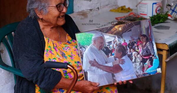 La Nación / El día que el papa Francisco bendijo al Bañado Norte: desayunó, conversó y rezó con los pobladores