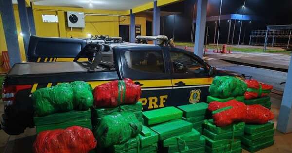 La Nación / Persecución policial termina con incautación de 1,2 toneladas de marihuana paraguaya en Brasil