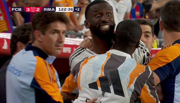 Versus / La actitud de Rüdiger provoca fuertes críticas en Alemania