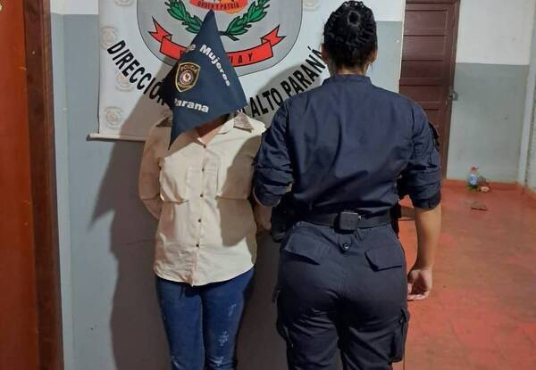 Detienen a una mujer tras garroteada al esposo: él llamó a la policía porque ella estaba “descontrolada”