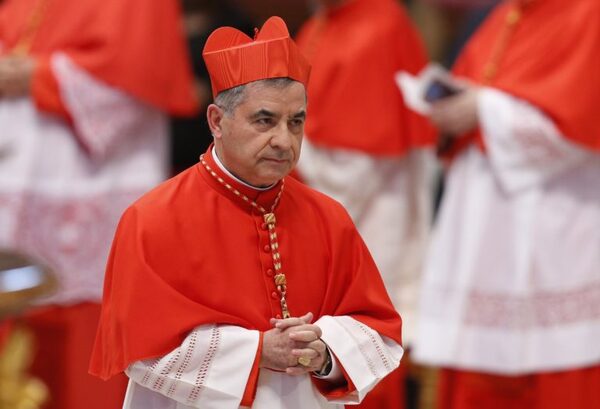 Cardenal convicto renuncia a participar del cónclave