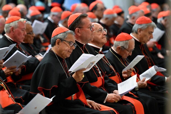 Cónclave para elegir al nuevo papa iniciará el 7 de mayo - trece