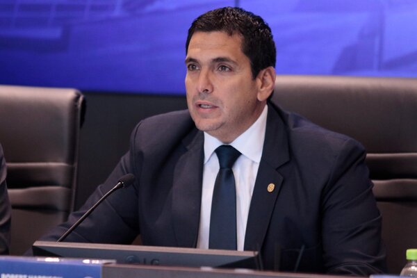 Harrison: “Siempre se está estudiando el cambio. No se puede seguir jugando 44 fechas” - Unicanal