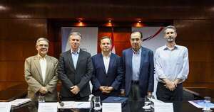 La Nación / Dos Santos apunta a potenciar la competitividad de Paraguay desde la CNCSP