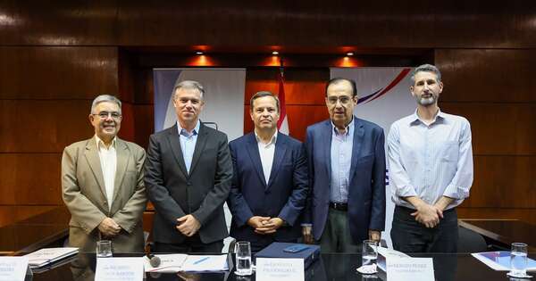 La Nación / Dos Santos apunta a potenciar la competitividad de Paraguay desde la CNCSP