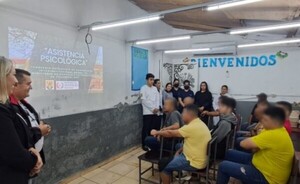 Estudiantes de Psicología de la UNE asisten a PPL de Ciudad del Este