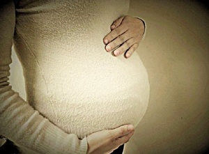 Buscan equiparar permiso de maternidad