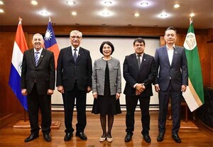 Diplomáticos del Consulado de China-Taiwán de Ciudad del Este visitan la UNE | DIARIO PRIMERA PLANA