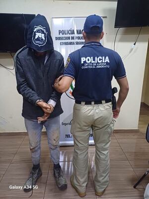 Enfrentamiento en Caazapá termina con un presunto abigeo detenido - Policiales - ABC Color