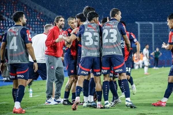 Versus / Alerta en barrio Obrero por "cuadro virósico" en un jugador