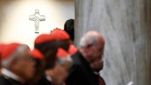 El cónclave empezará el 7 de mayo a las 14.30 GMT con la entrada a la Capilla Sixtina