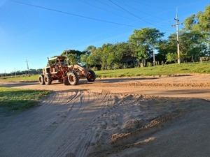 Ñeembucú: realizan mejoras en la ruta PY19 y en caminos vecinales - .::Agencia IP::.