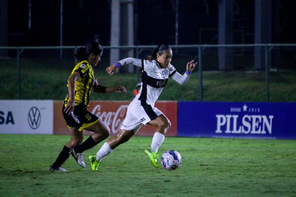 En la agonía del partido, Olimpia remontó ante Guarani y sigue como único líder en el futbol femenino - 1000 Noticias