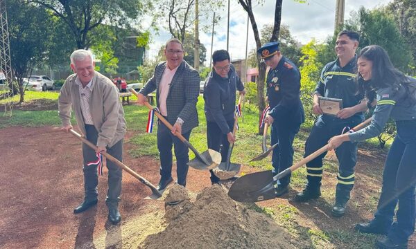 Realizan palada inicial para construcción de nuevo cuartel de bomberos