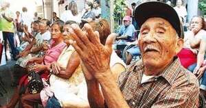 Diario HOY | Día del adulto mayor en Paraguay: cuántos son y en qué situación están